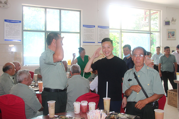 IMG_2690_副本.jpg IMG_2690_副本.jpg